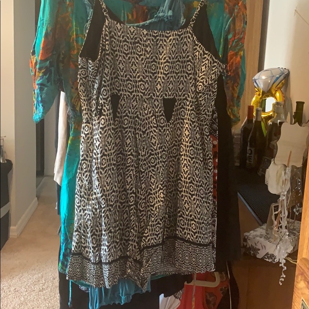 Romper - Picture 2 of 3